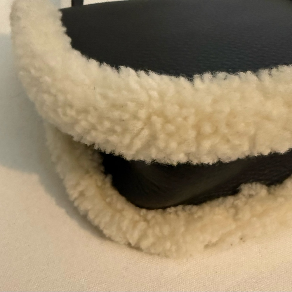 Ugg Heritage Sheepskin Trim Crossbody Bag Black Leather Cream Trim - Picture 10 of 16